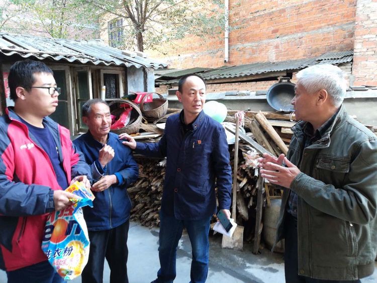 5bd6b54a408a8.jpg 5bd6b54a408a8.jpg