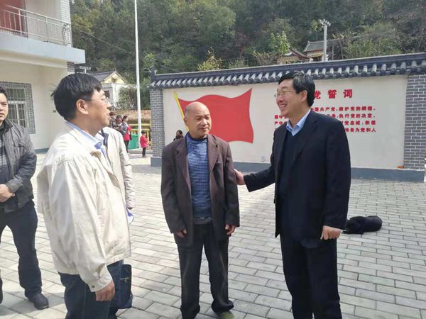 5bc3e9514423a.jpg 5bc3e9514423a.jpg